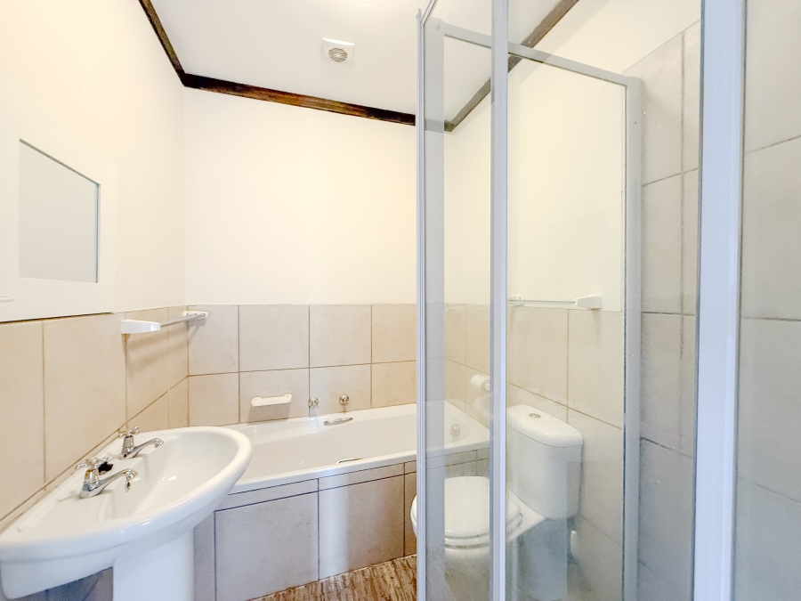 To Let 2 Bedroom Property for Rent in Bowtie Western Cape